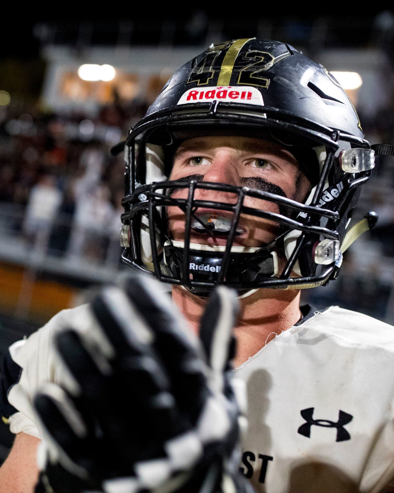 100419-spt-WestVsSeniorFootball23msc.jpg